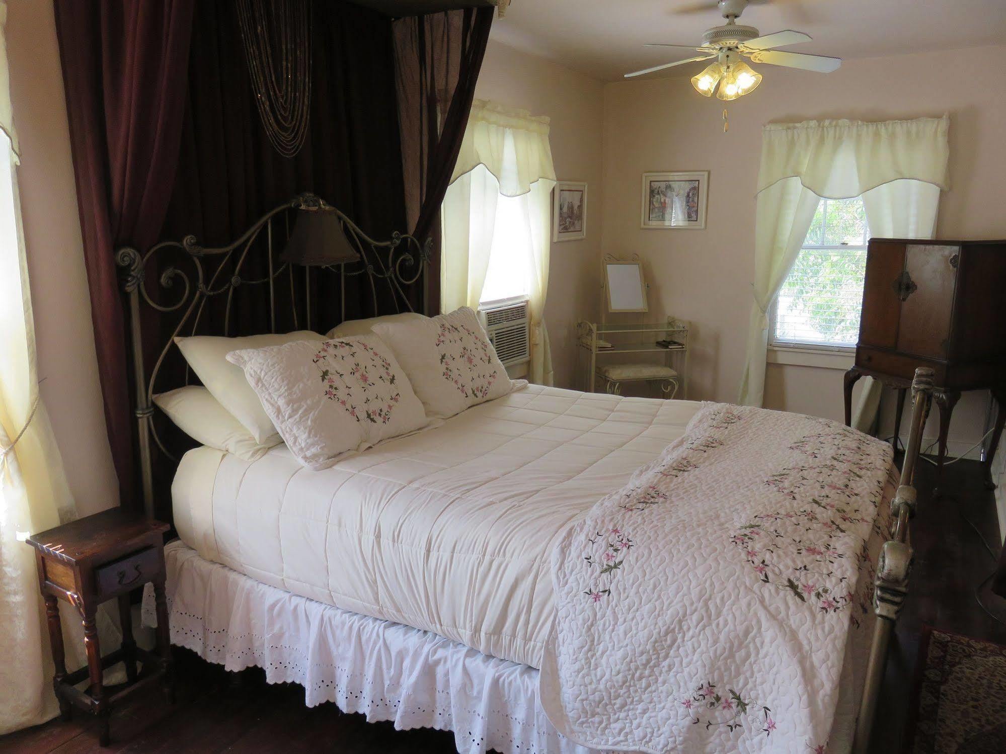Avenue O Bed And Breakfast Galveston Exterior foto