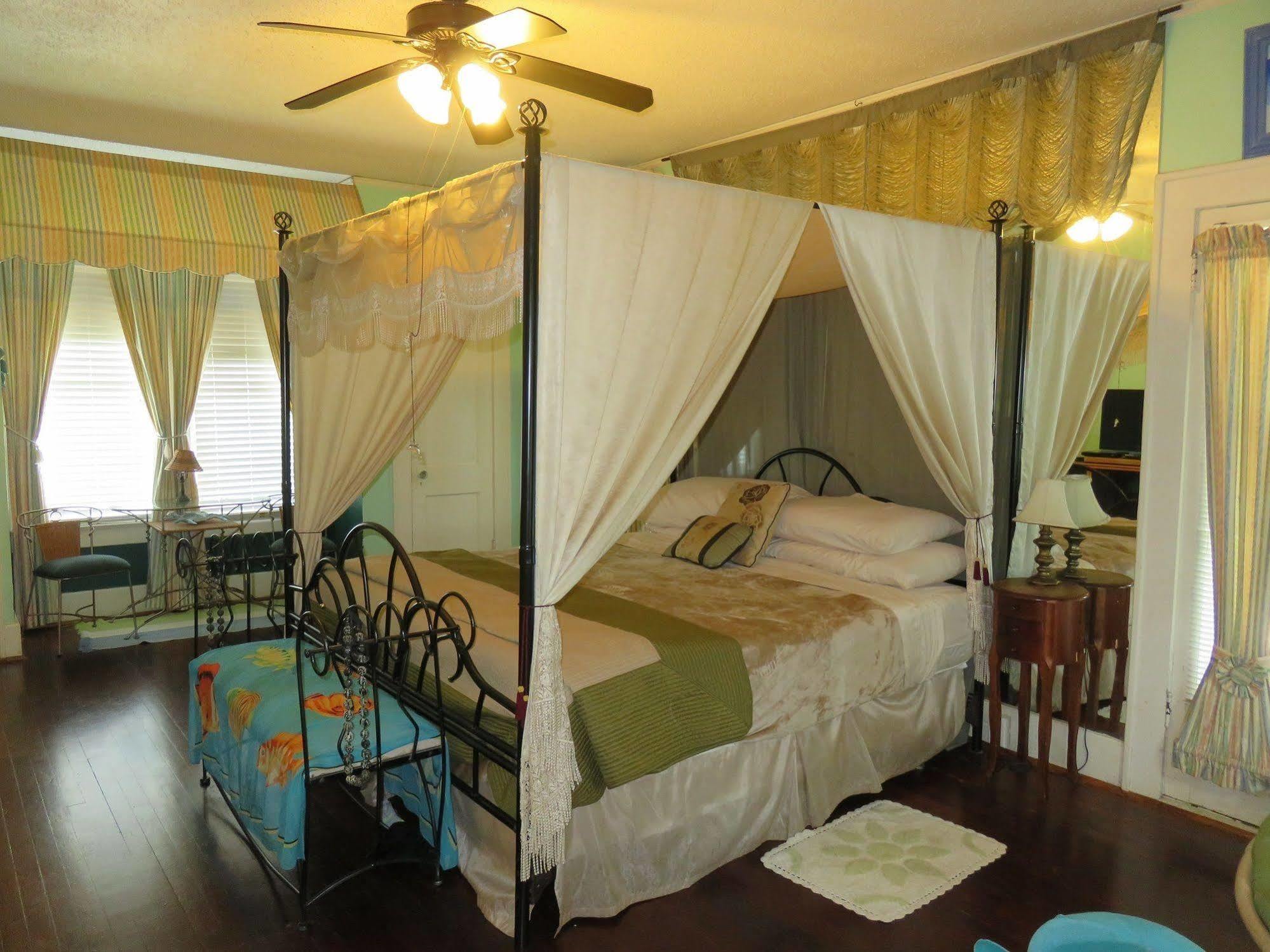 Avenue O Bed And Breakfast Galveston Exterior foto